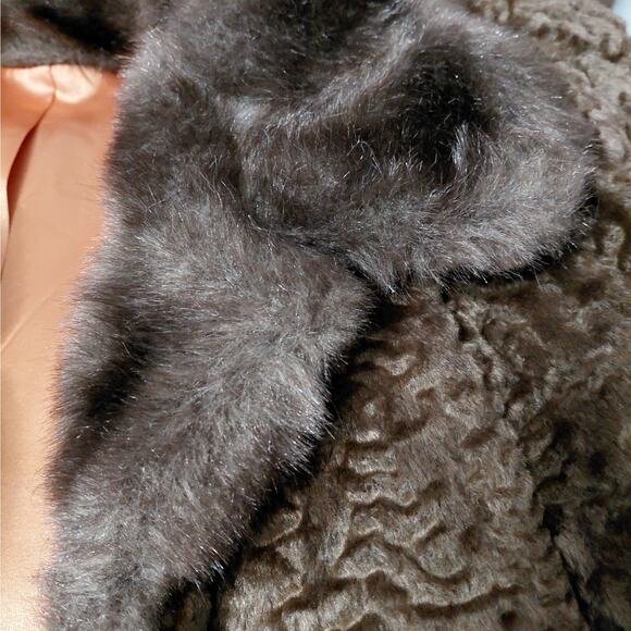 Vintage Itemhouse, Inc Womens Faux Fur Coat Brown Medium Brown Luxury Old Money - Picture 8 of 11